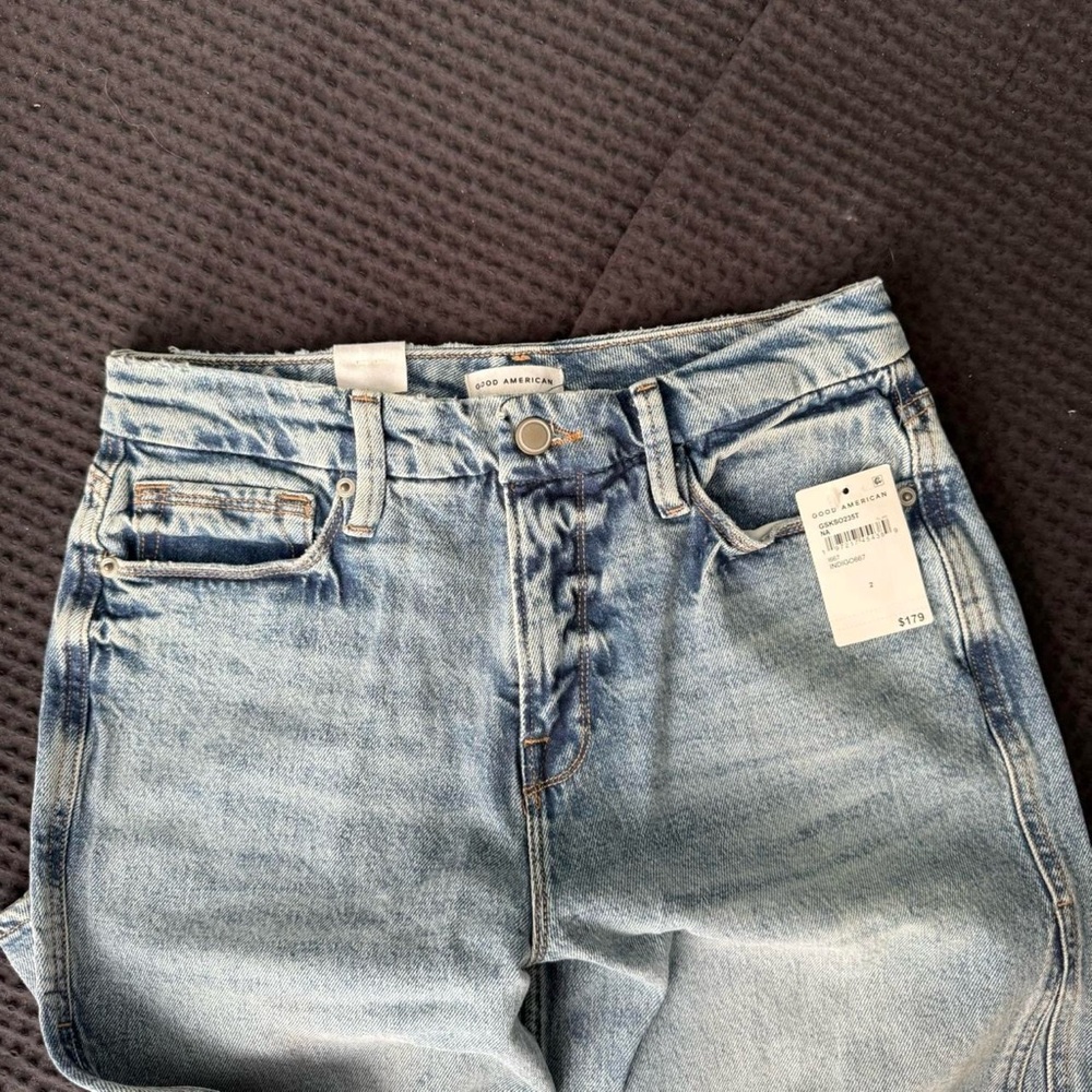 Good American Skate Jeans - Picture 7 of 10